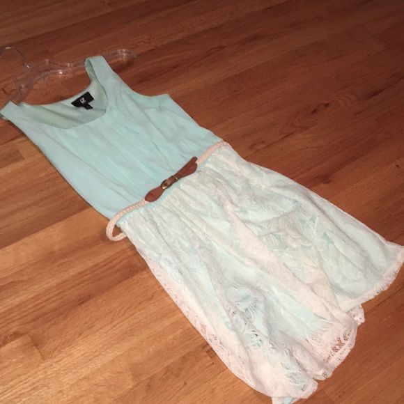 Iz Byer Dresses & Skirts - Green/White Lace Dress